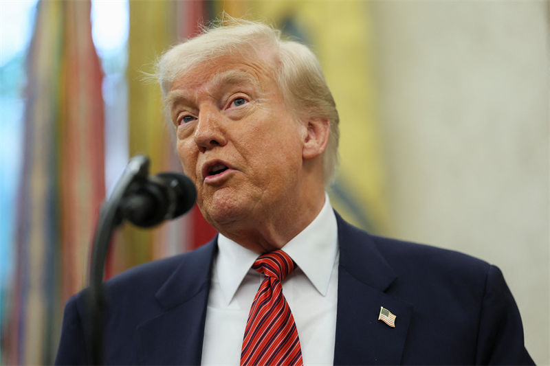 Donald Trump salue l'accord avec le Royaume-Uni... et tacle encore Powell