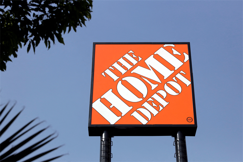 Home Depot rate le consensus, mais prévoit de maintenir ses prix