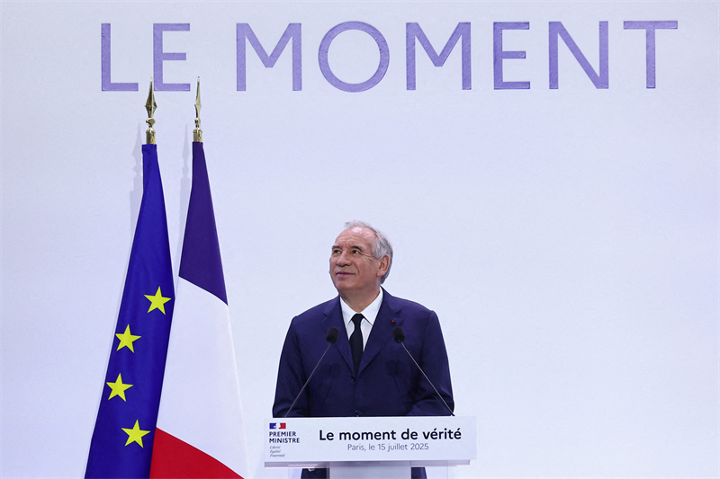Mi-séance Paris : le risque de chute du gouvernement est dans les cours