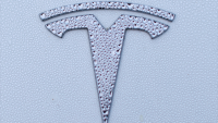 Tesla dévoile des Model Y et 3 moins chers, le titre retombe à Wall Street