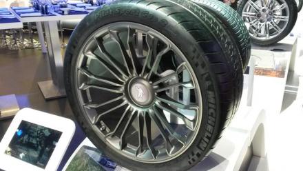 Truckfly by Michelin innove et lance le «poids lourd» des GPS