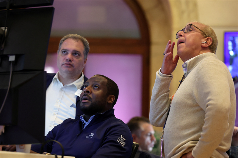 Wall Street au sommet, avec les espoirs de baisse des taux