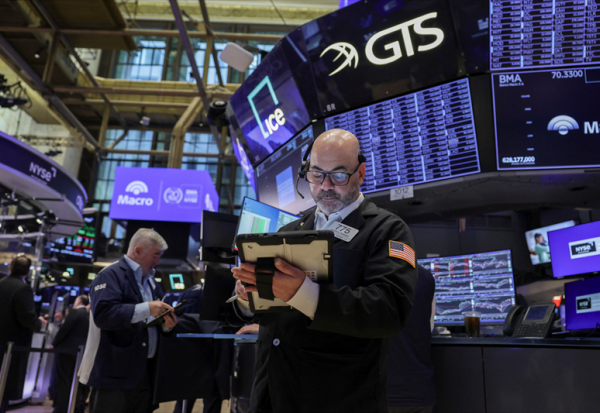 Wall Street cède du terrain après le rebond