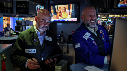 Wall Street consolide prudemment