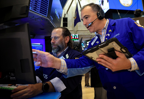 Wall Street dans le rouge, après deux rapports contrastés sur l'emploi