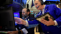Wall Street dans le rouge, après deux rapports contrastés sur l'emploi