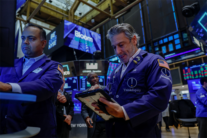 Wall Street dans le rouge, après une vague de publications trimestrielles