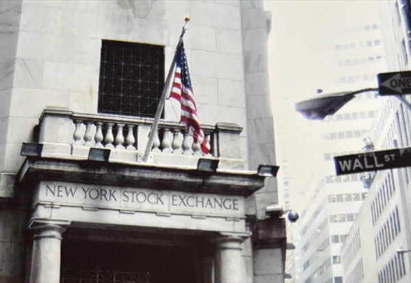 Wall Street enchaîne les records en attendant la baisse des taux !