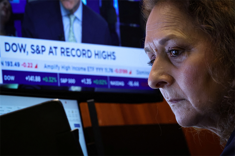 Wall Street fébrile, Ukraine et Fed préoccupent