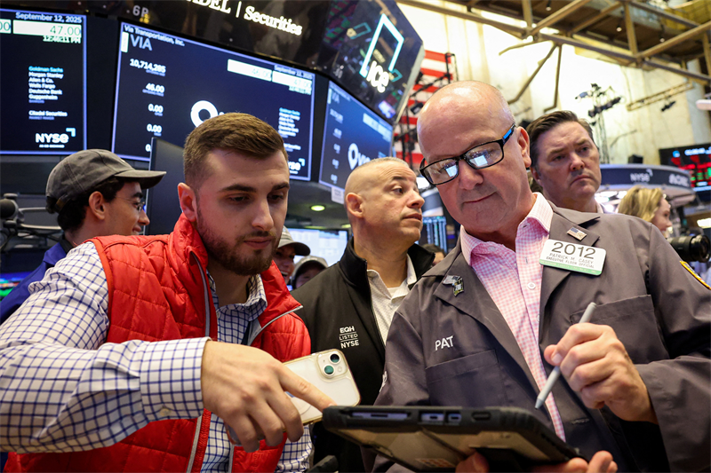 Wall Street : nouveaux records, avec Alphabet et Tesla