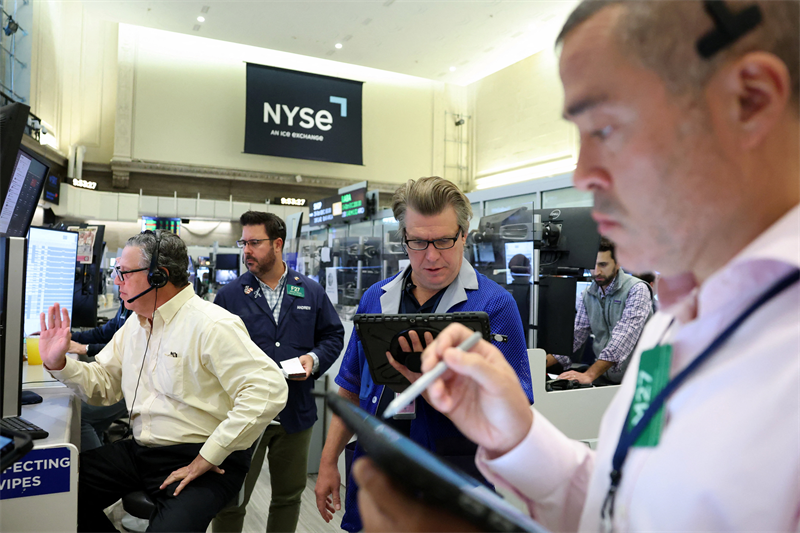 Wall Street repart en hausse, Nasdaq en tête