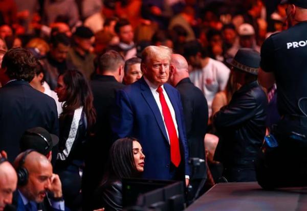 Wall Street se replie, Donald Trump remet la pression sur l'UE