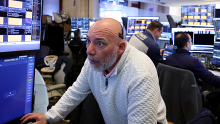Wall Street trébuche avec les tensions sur l'obligataire et les craintes de durcissement monétaire